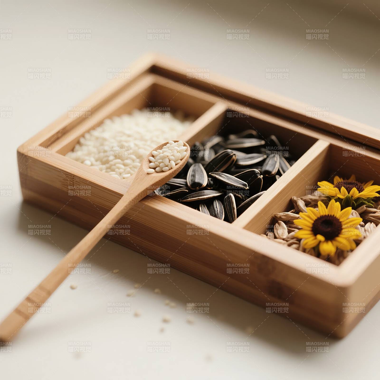 三格木盒盛物图图片