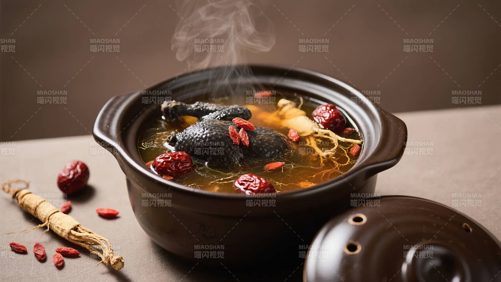 滋补乌鸡汤图片