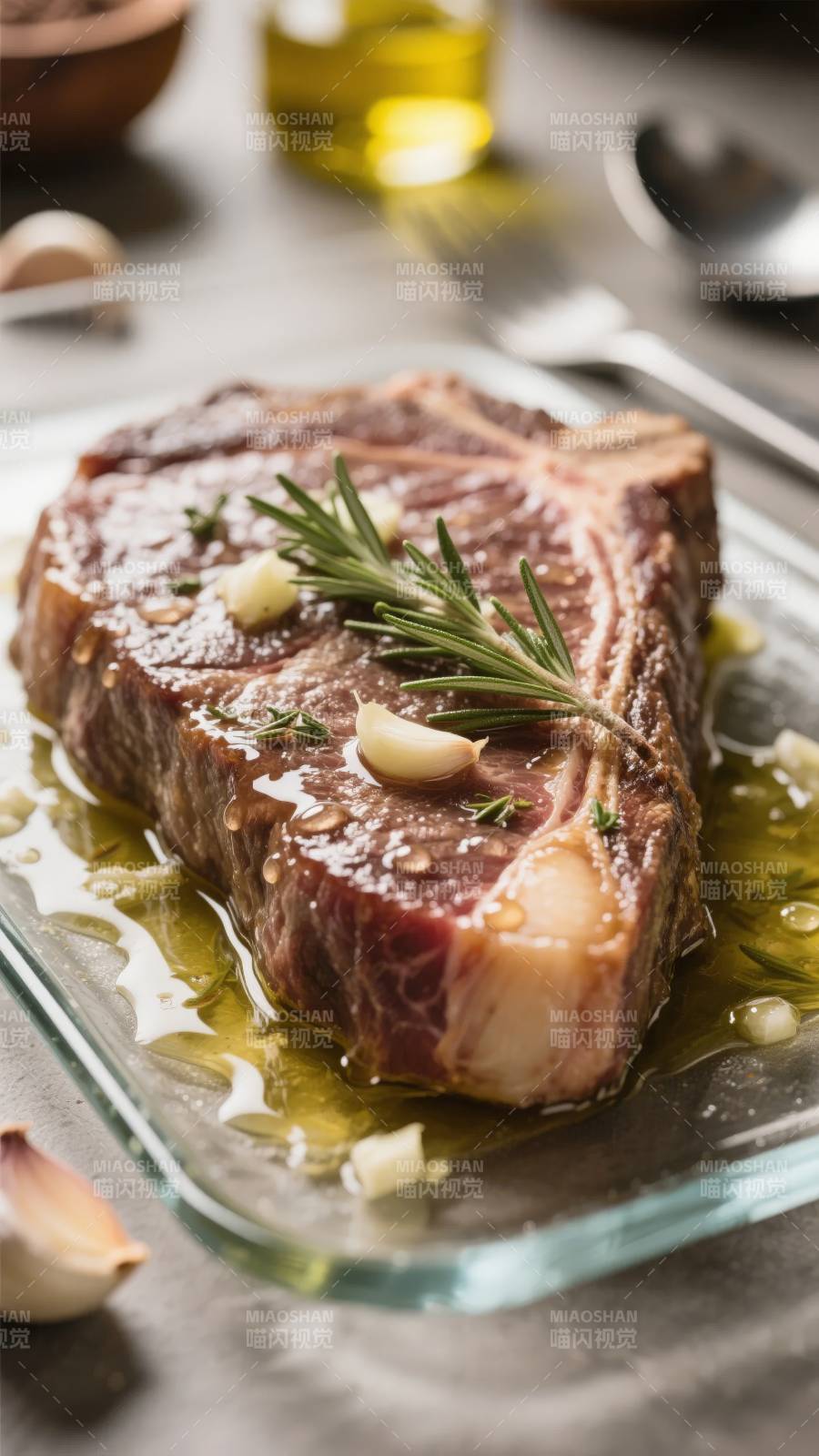 香草蒜香牛排图片