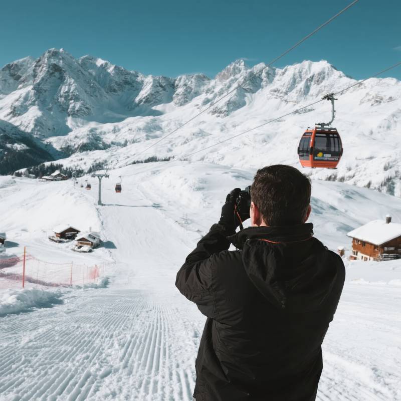 雪山缆车美景图片
