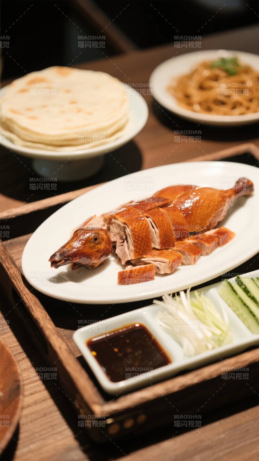 北京烤鸭配薄饼图片