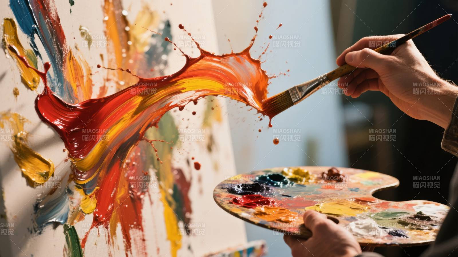 色彩飞溅的创作瞬间图片