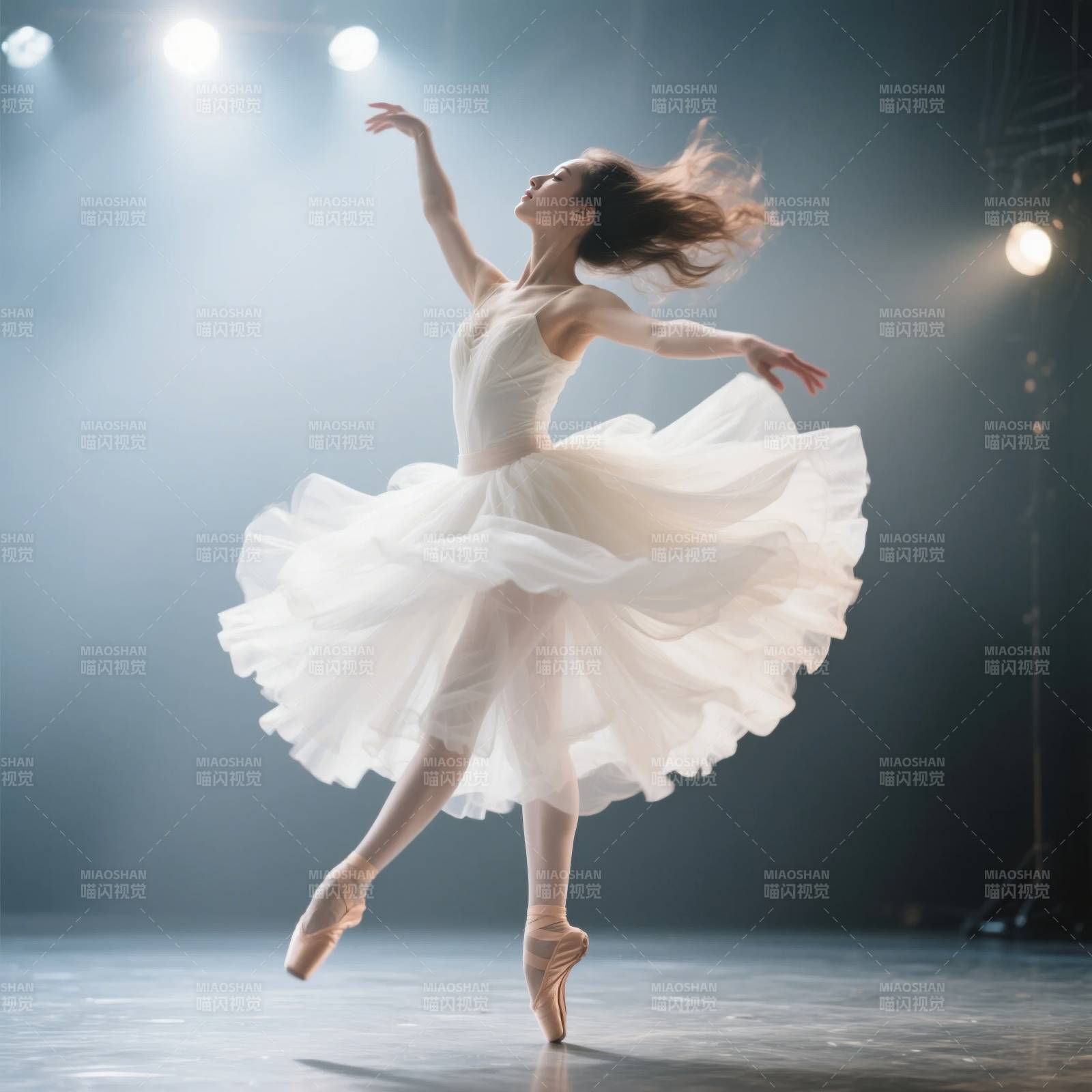 芭蕾舞者翩翩起舞图片