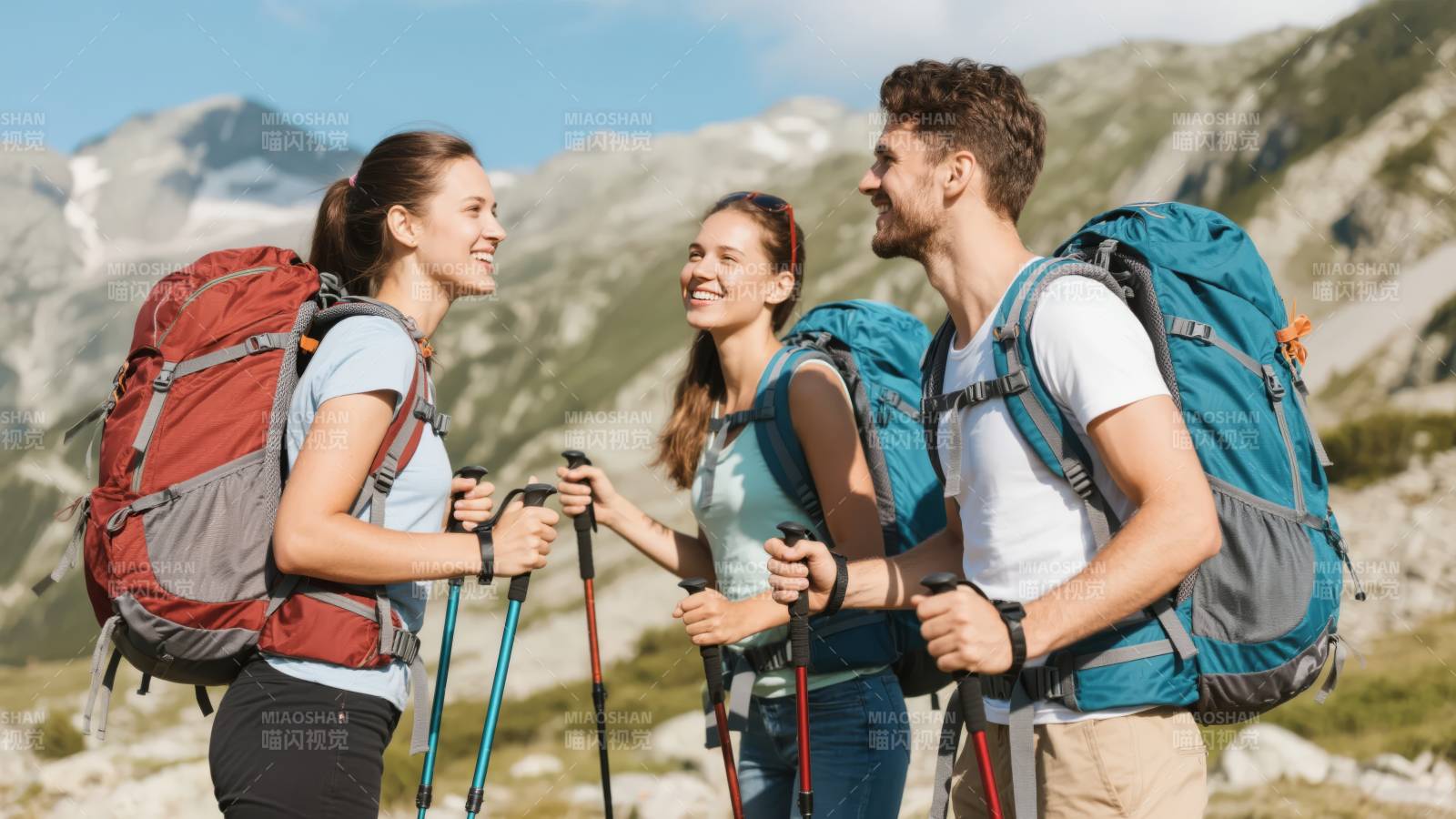 登山三人行图片