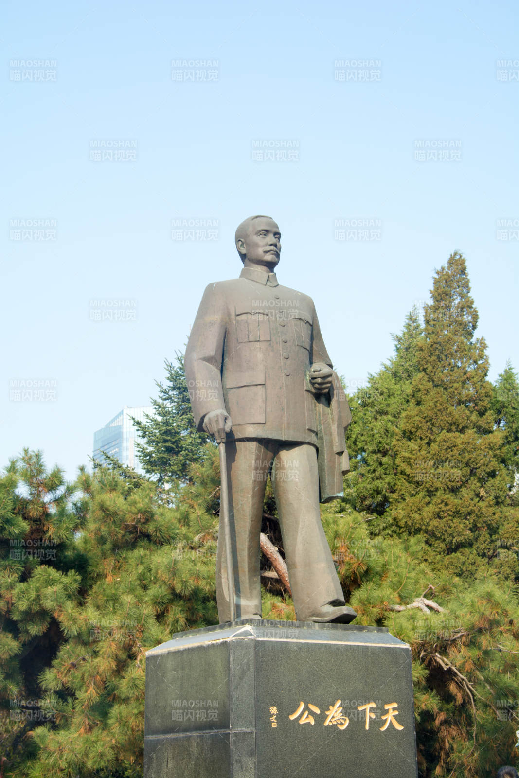 孙中山铜像图片