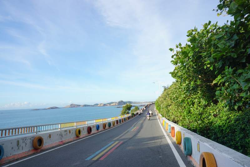 海边公路风景线图片