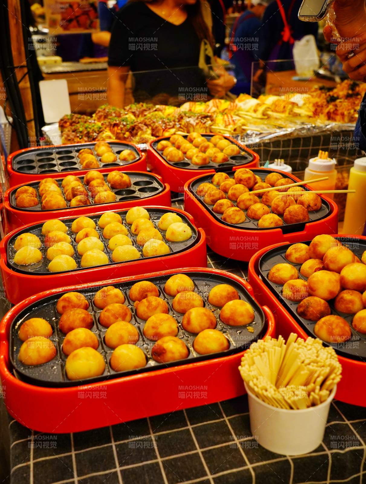 金黄小丸子诱人摆卖图片