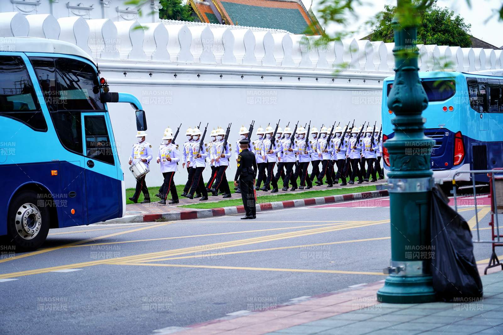 泰国仪仗队列队行进图片