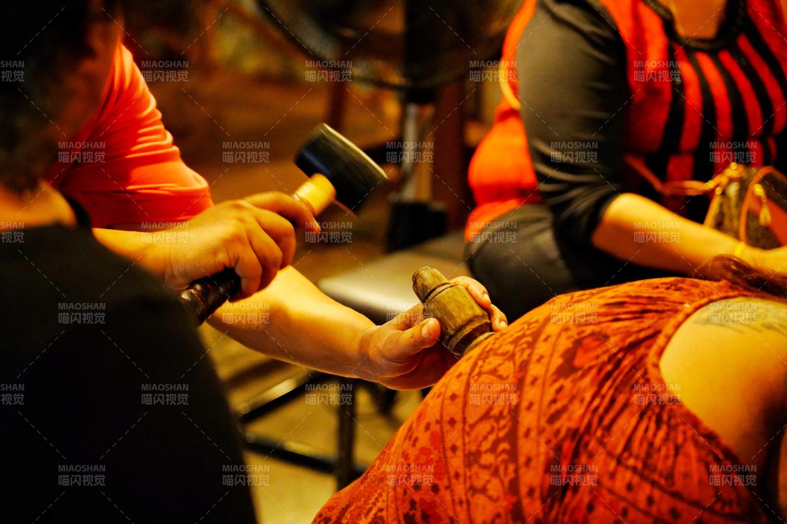 传统木槌按摩体验图片