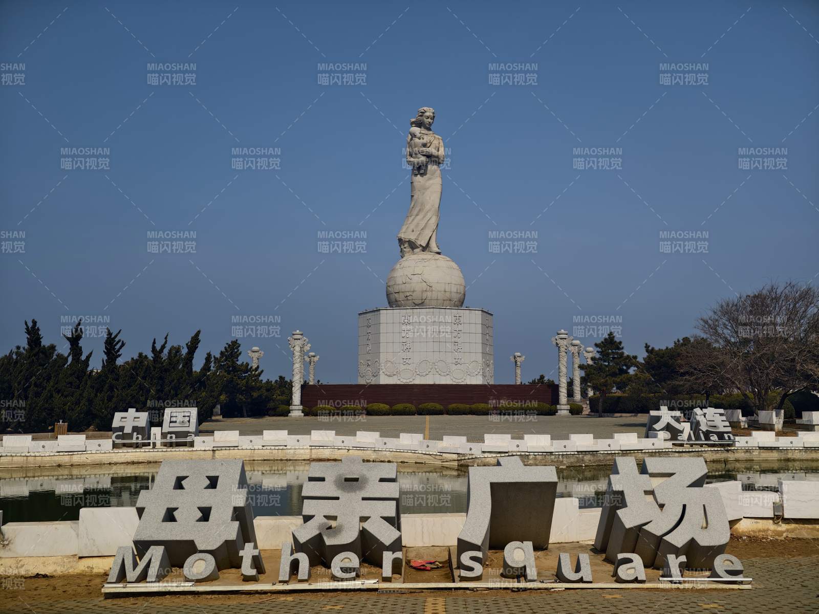 母亲广场雕塑图片