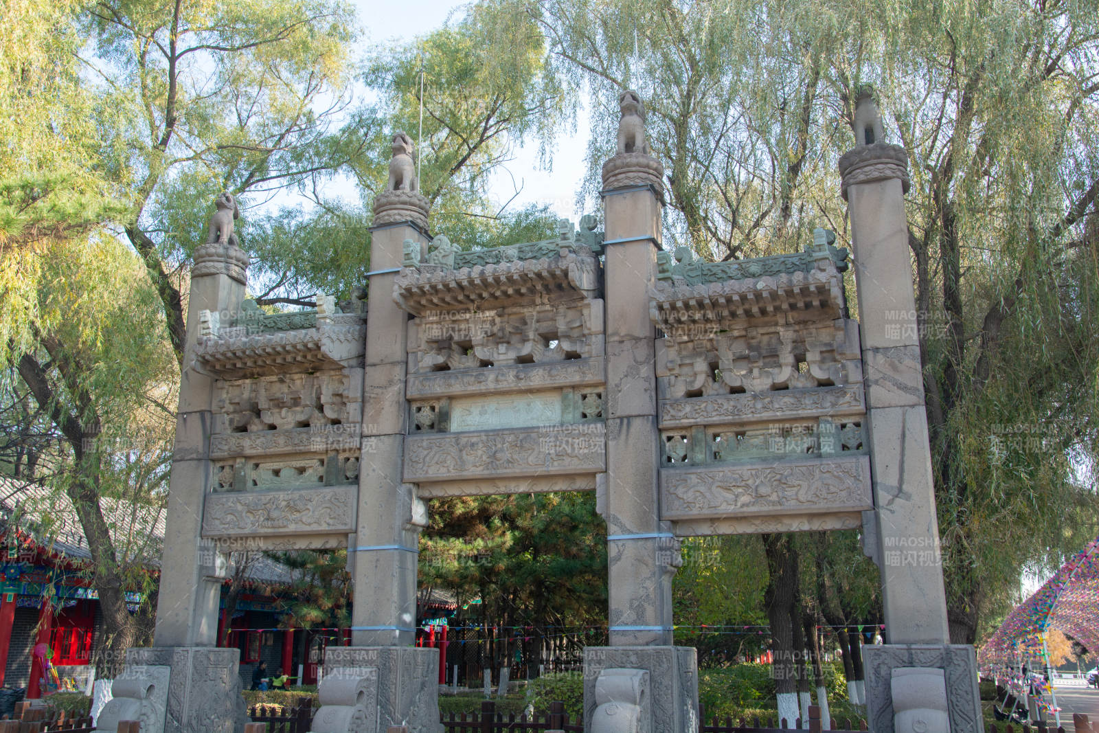 沈阳东陵公园石牌坊图片