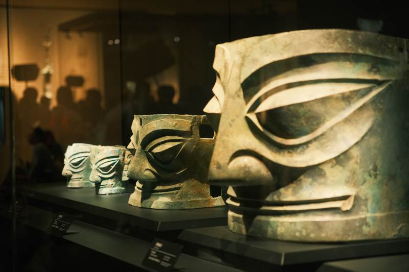 神秘面具展图片