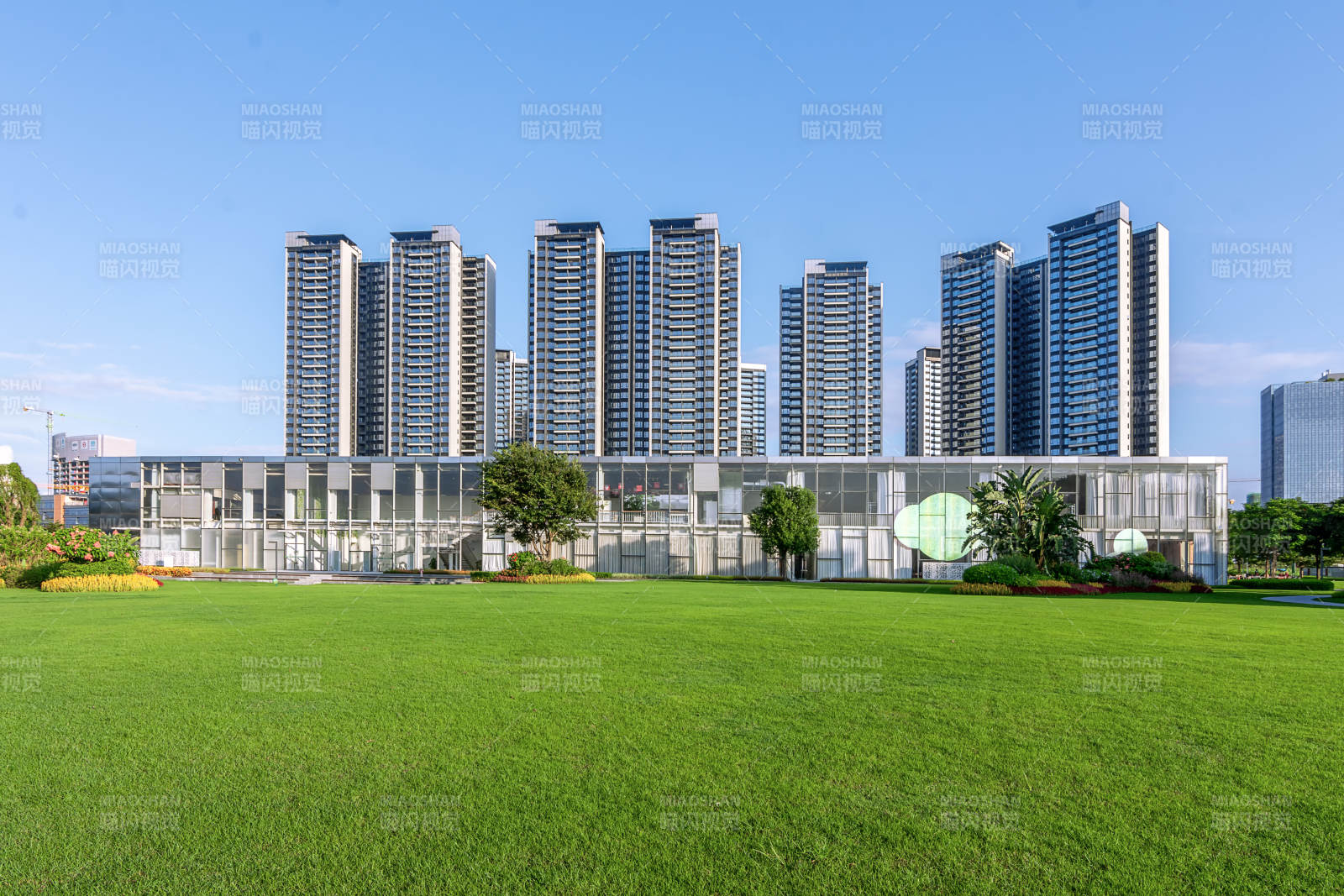 现代都市绿洲图片