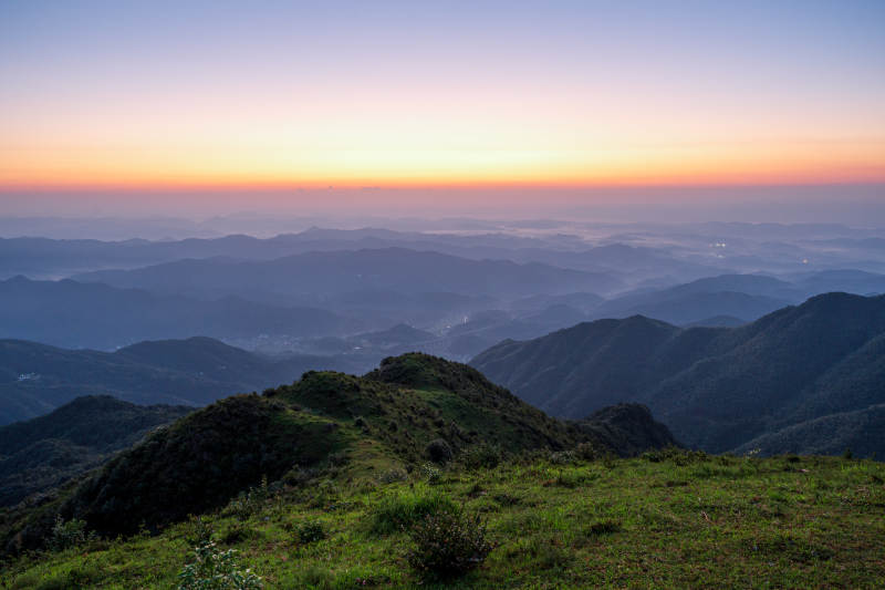 河源野猪嶂山巅日出 层峦叠翠图片