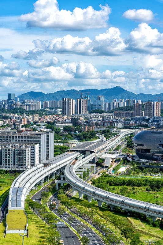 深圳光明新区的城市轻轨风光图片