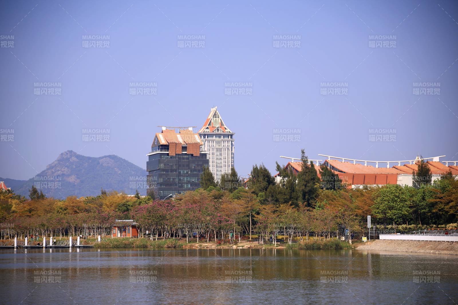 湖畔建筑风光图片