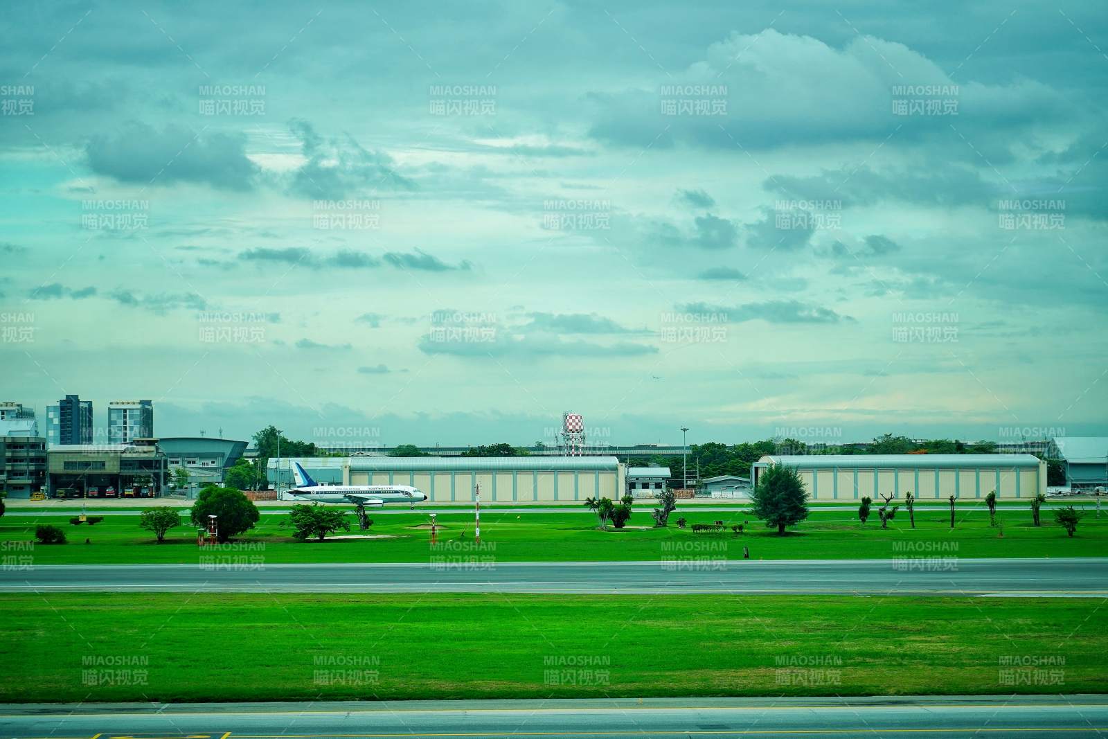 机场跑道风光图片