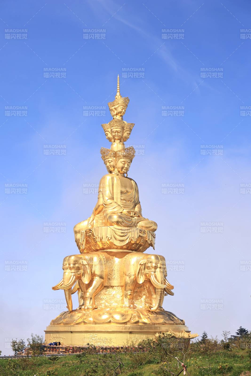 金顶四面佛像图片