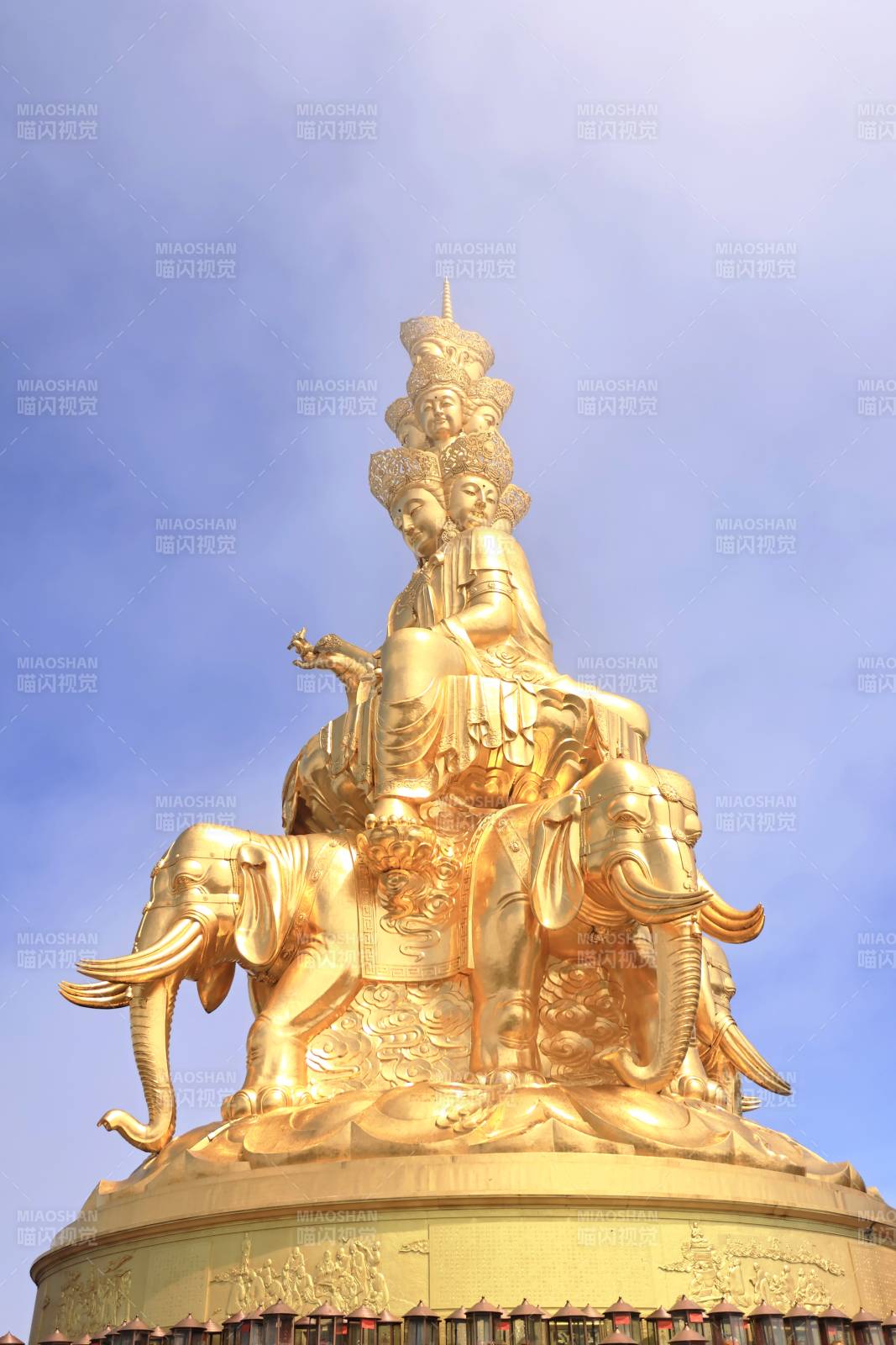 金顶四面佛像图片