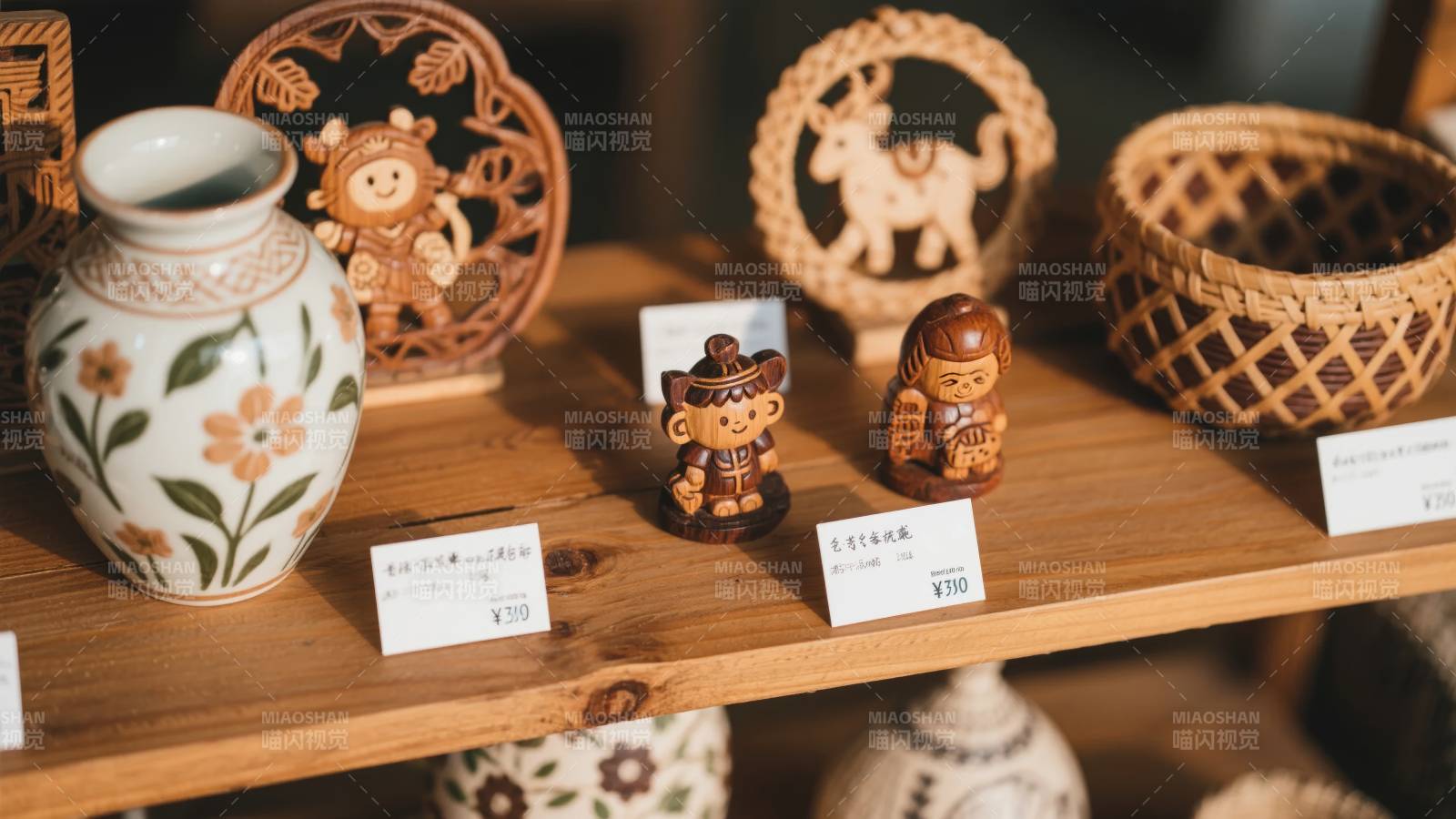 手工艺品展售图片