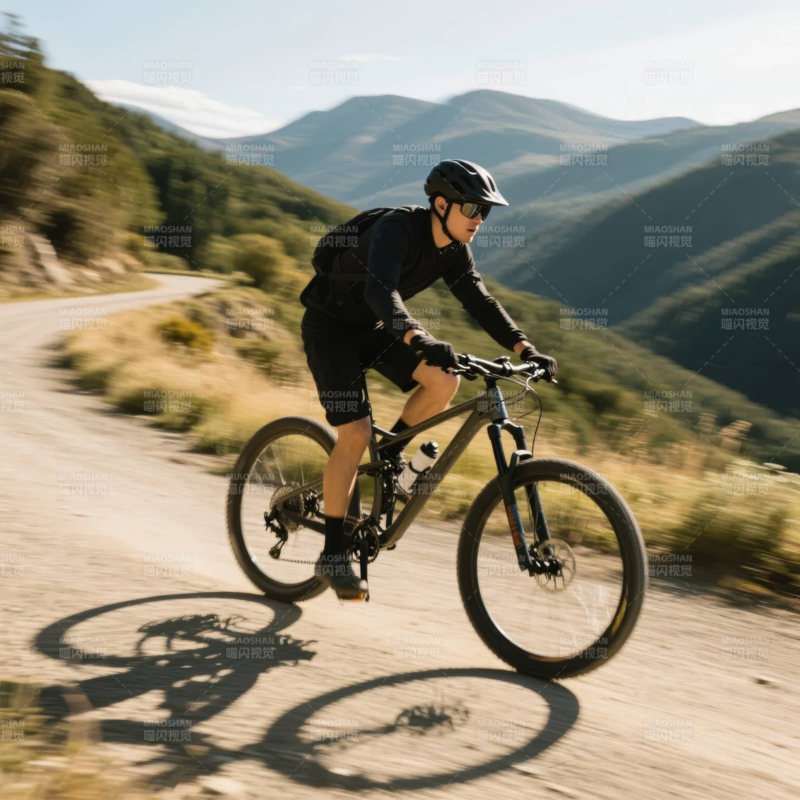 山地骑行 畅享自然图片