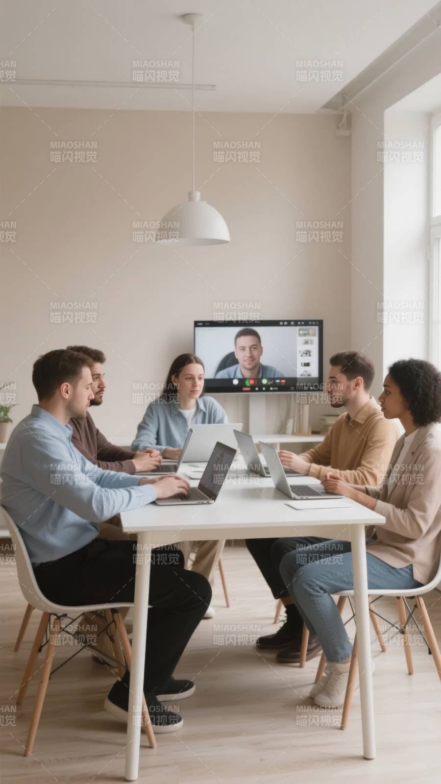 远程会议进行中图片