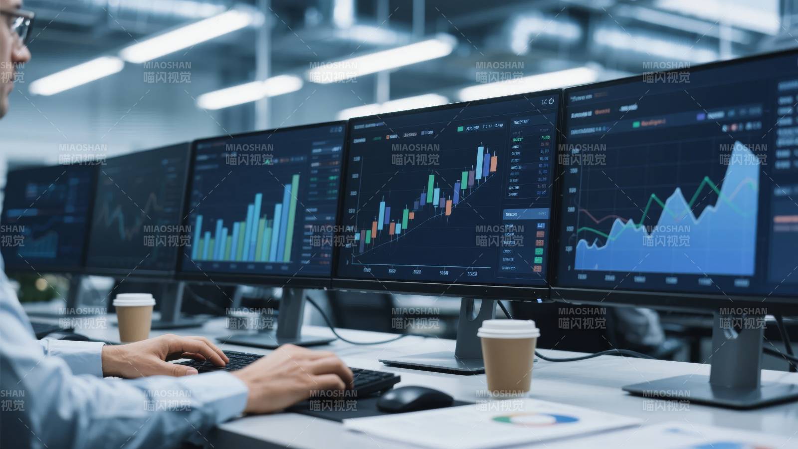多屏监控金融数据图片