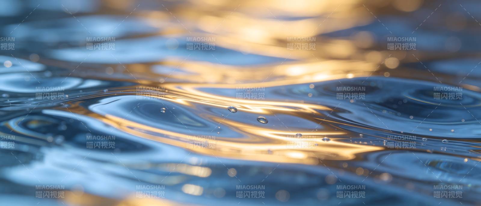 金色波光粼粼图片