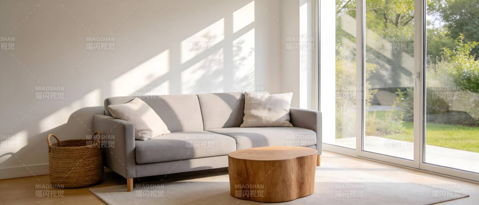 简约客厅阳光照耀图片