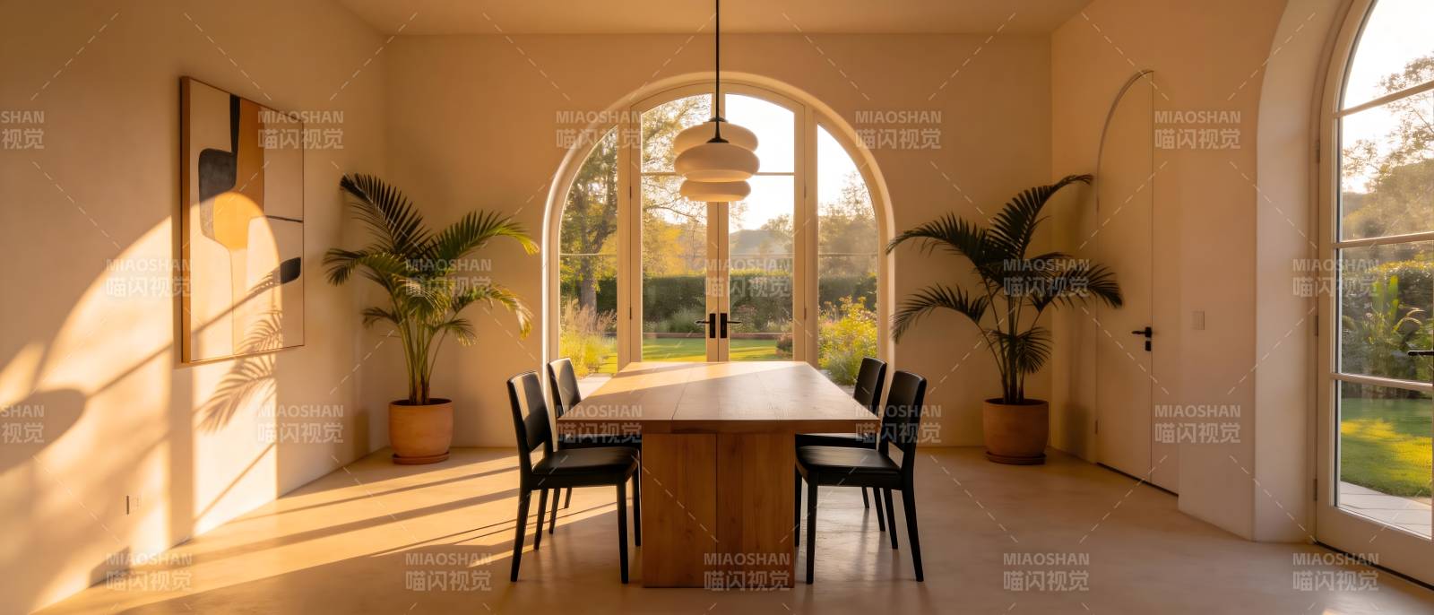 阳光下的现代餐厅图片