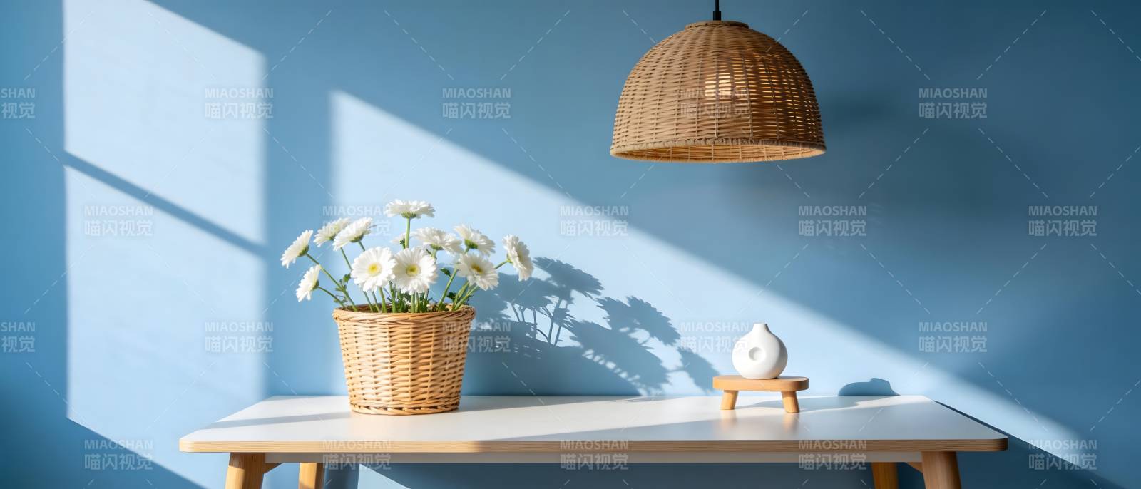 静谧蓝调家居一角图片