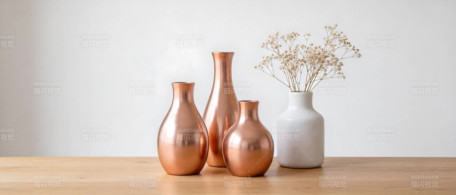 铜色花瓶静物摆设图片