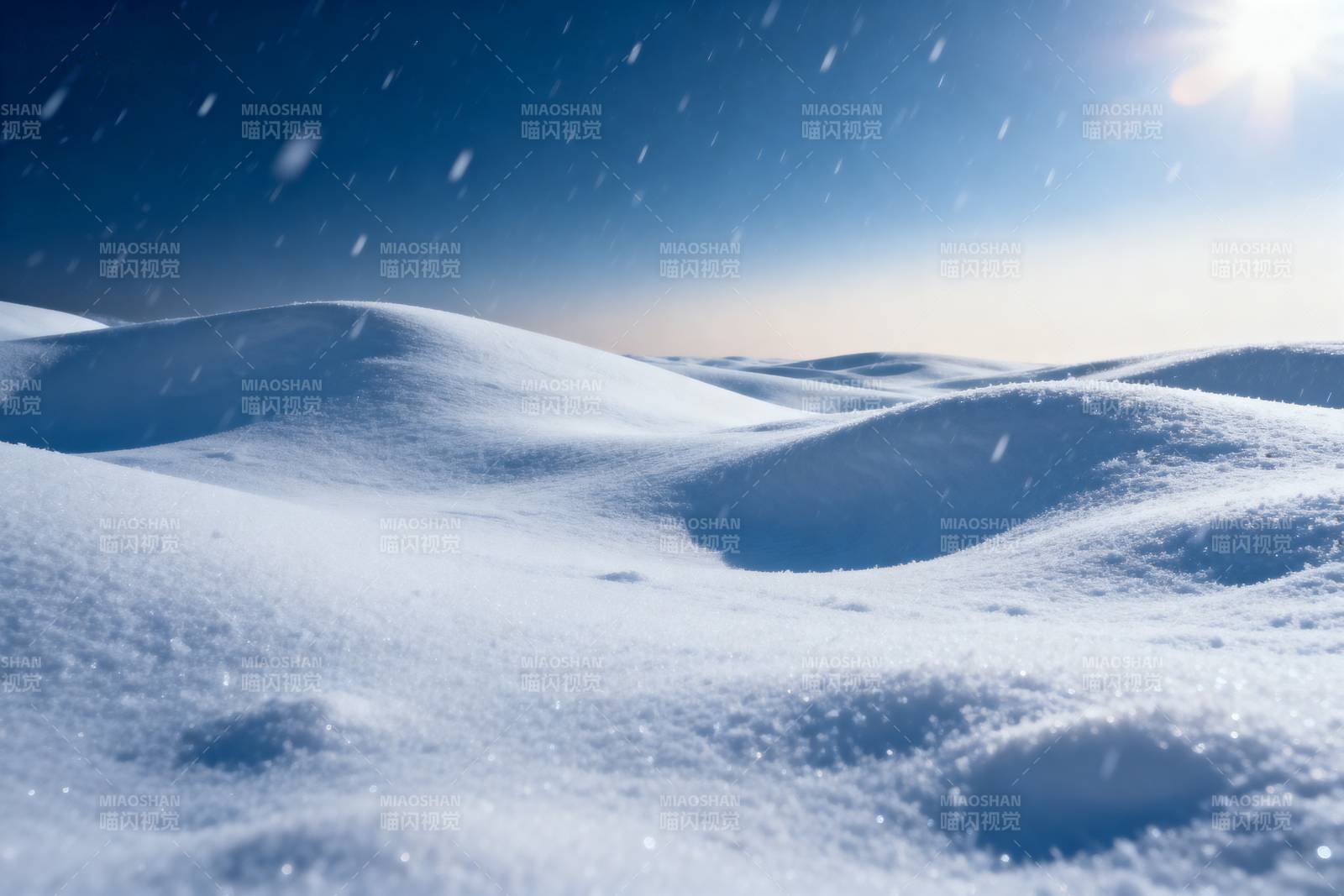 雪原晨光图片