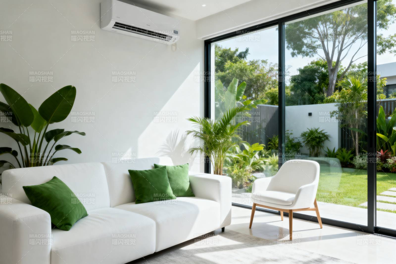 现代简约客厅绿植点缀图片