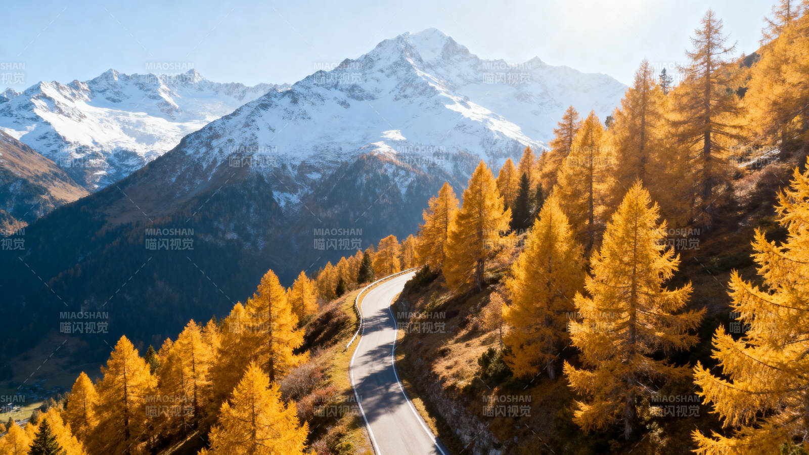 秋山雪峰公路图片