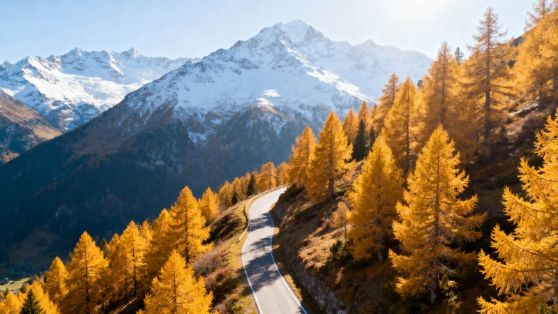 秋山雪峰公路图片