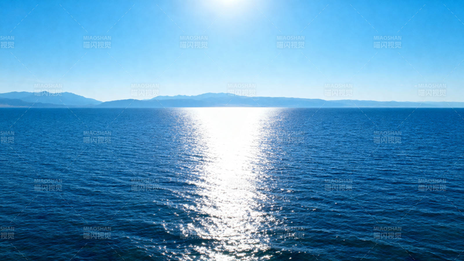 碧海蓝天映日辉图片