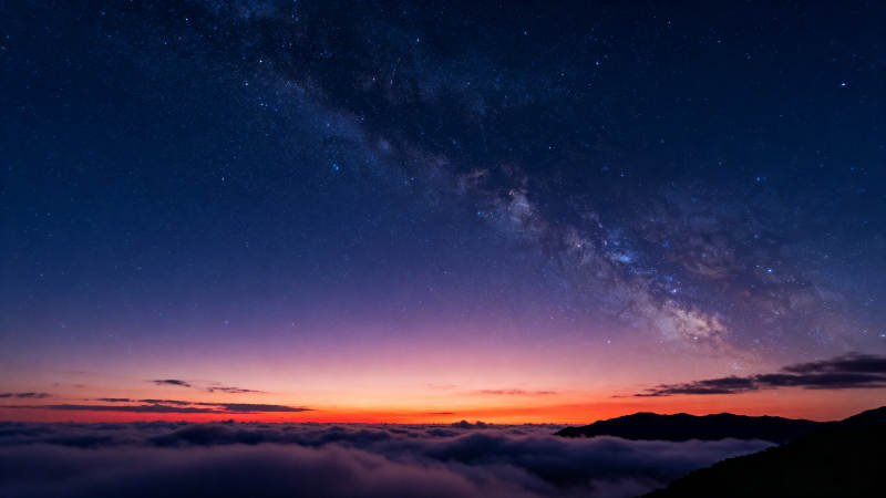 银河云海夜景图片