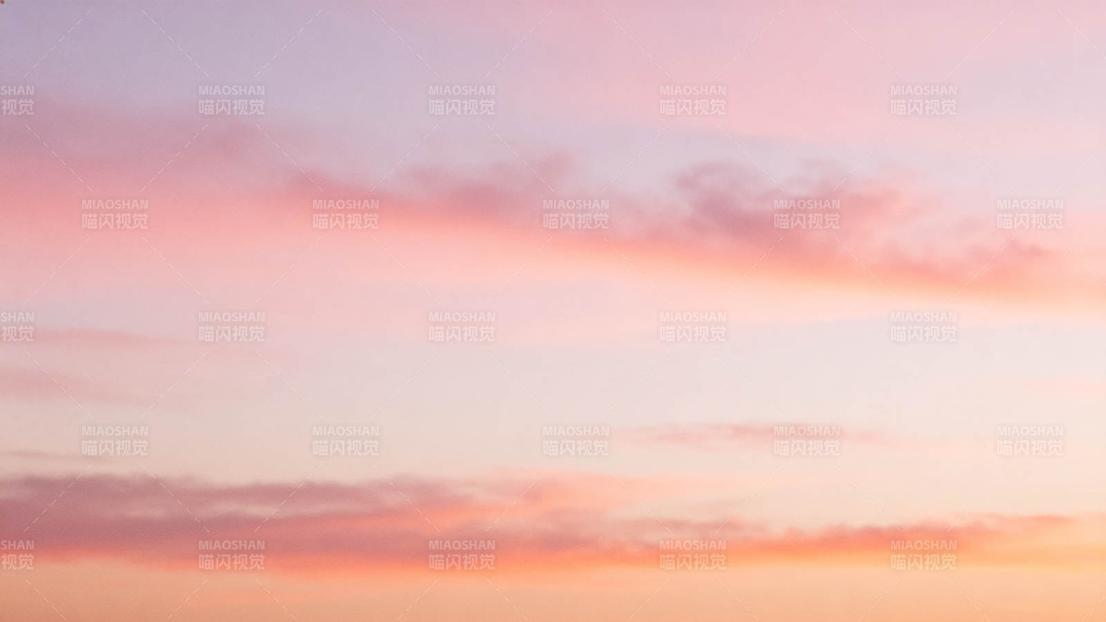 粉红晨曦天际线图片