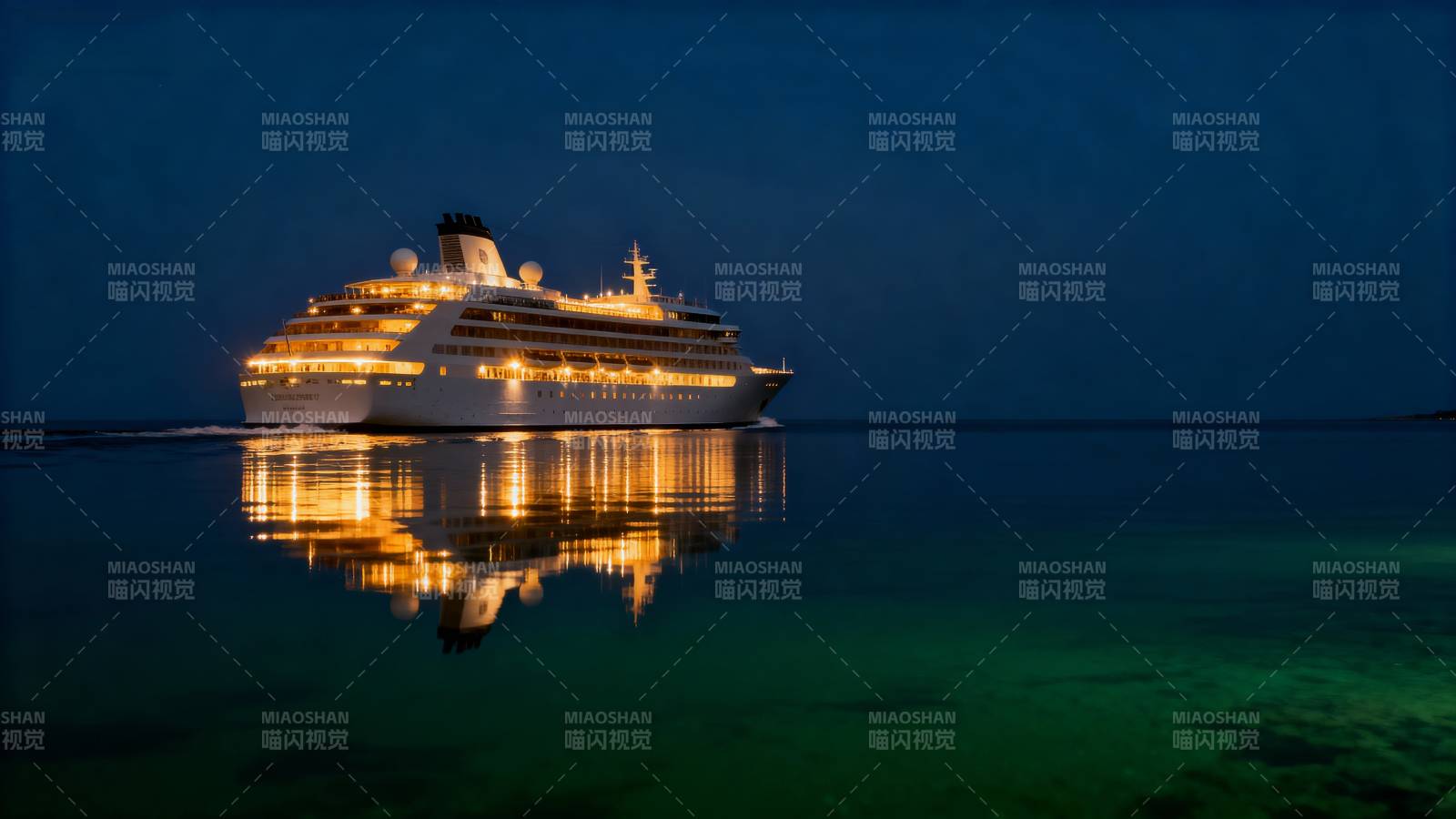 夜航邮轮倒影图片