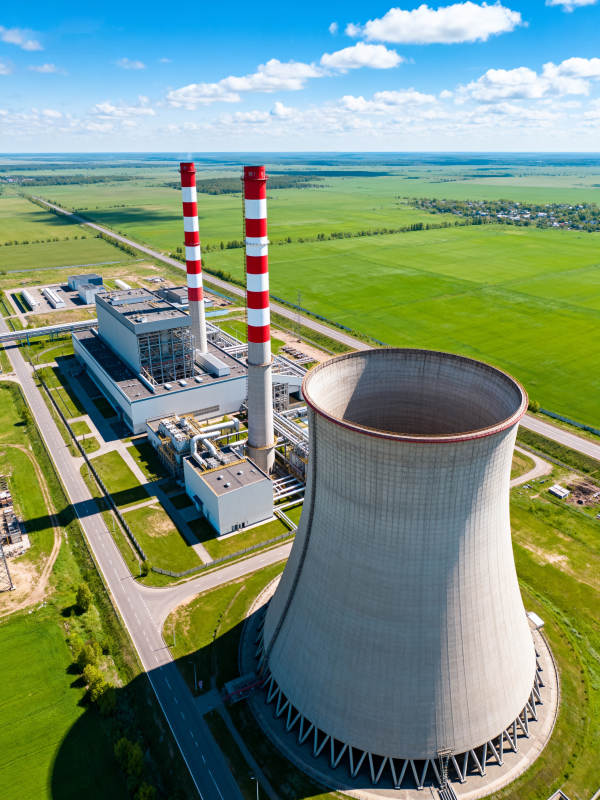 电厂冷却塔航拍图片