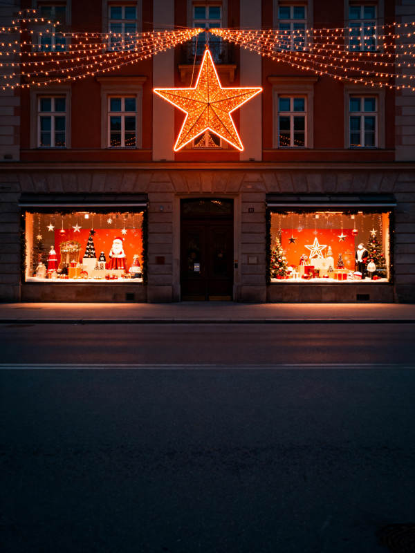 圣诞橱窗夜景图片