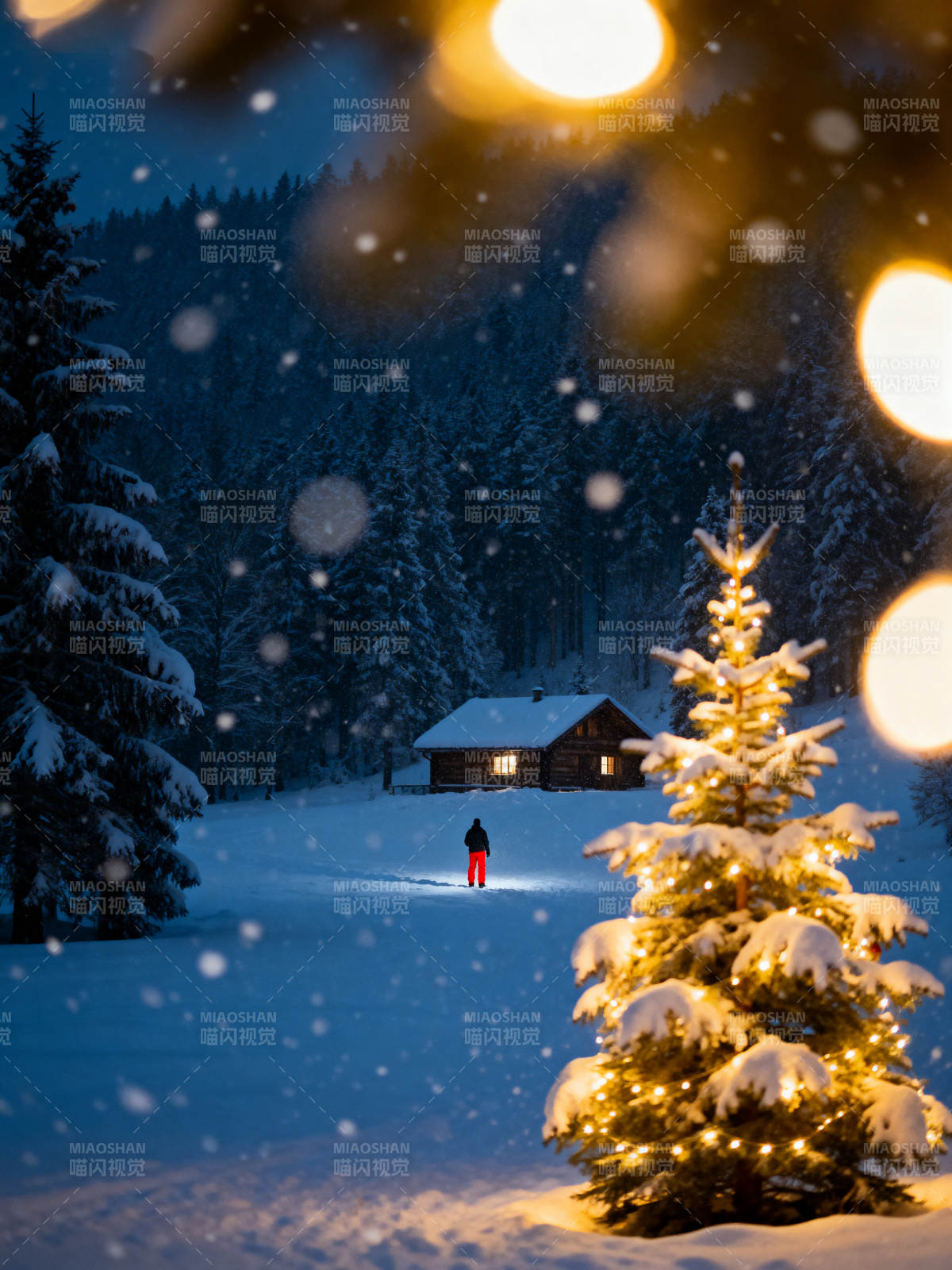 雪夜小屋暖光图片
