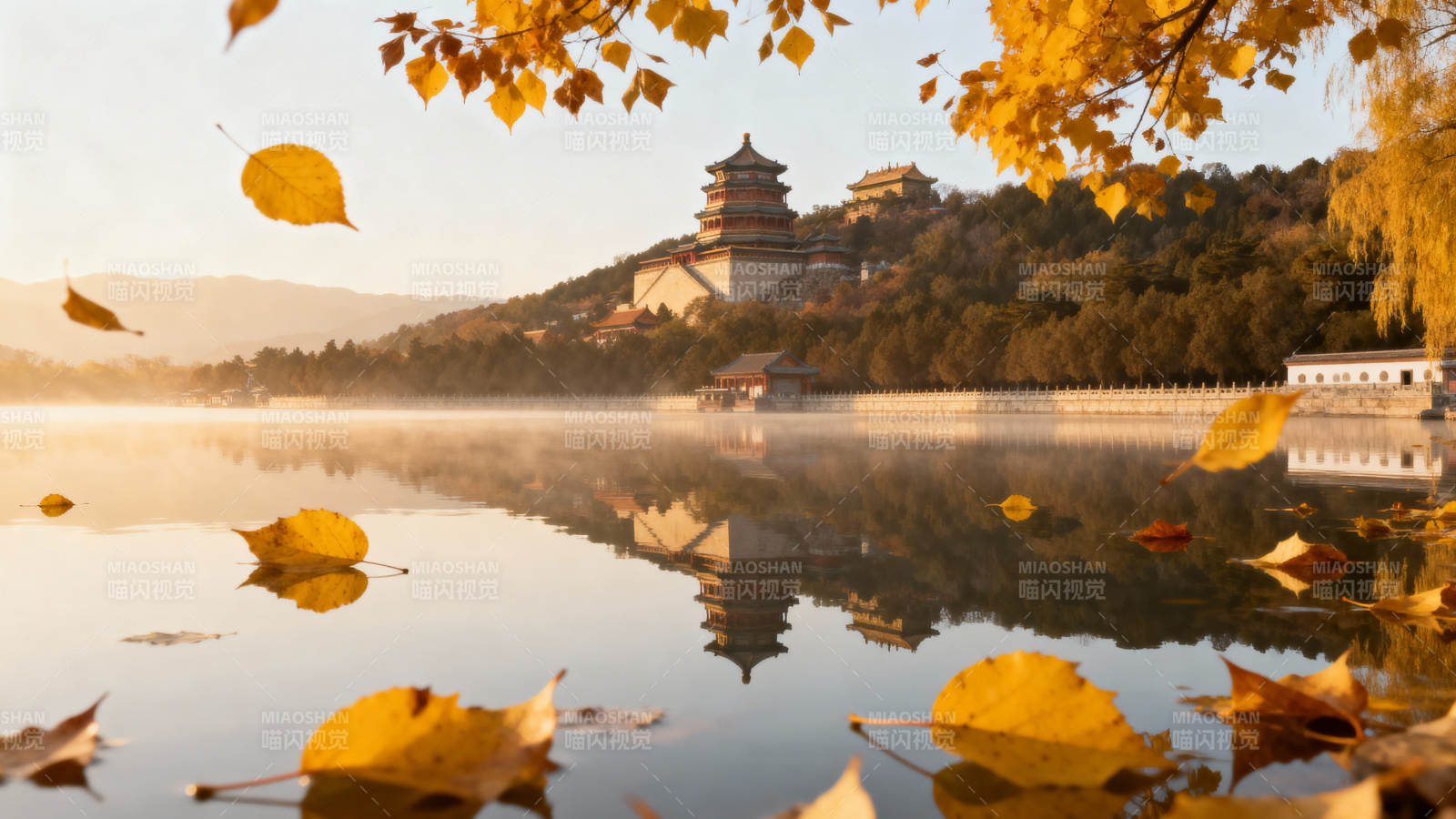 秋湖映古塔图片