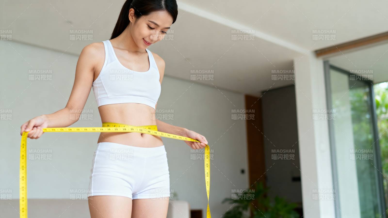 测量腰围 健康生活图片