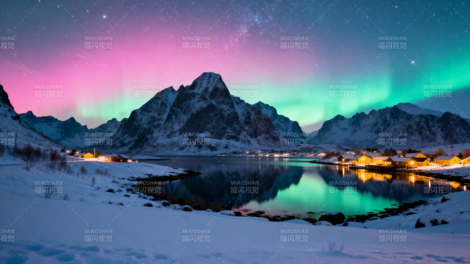 极光映雪峰图片