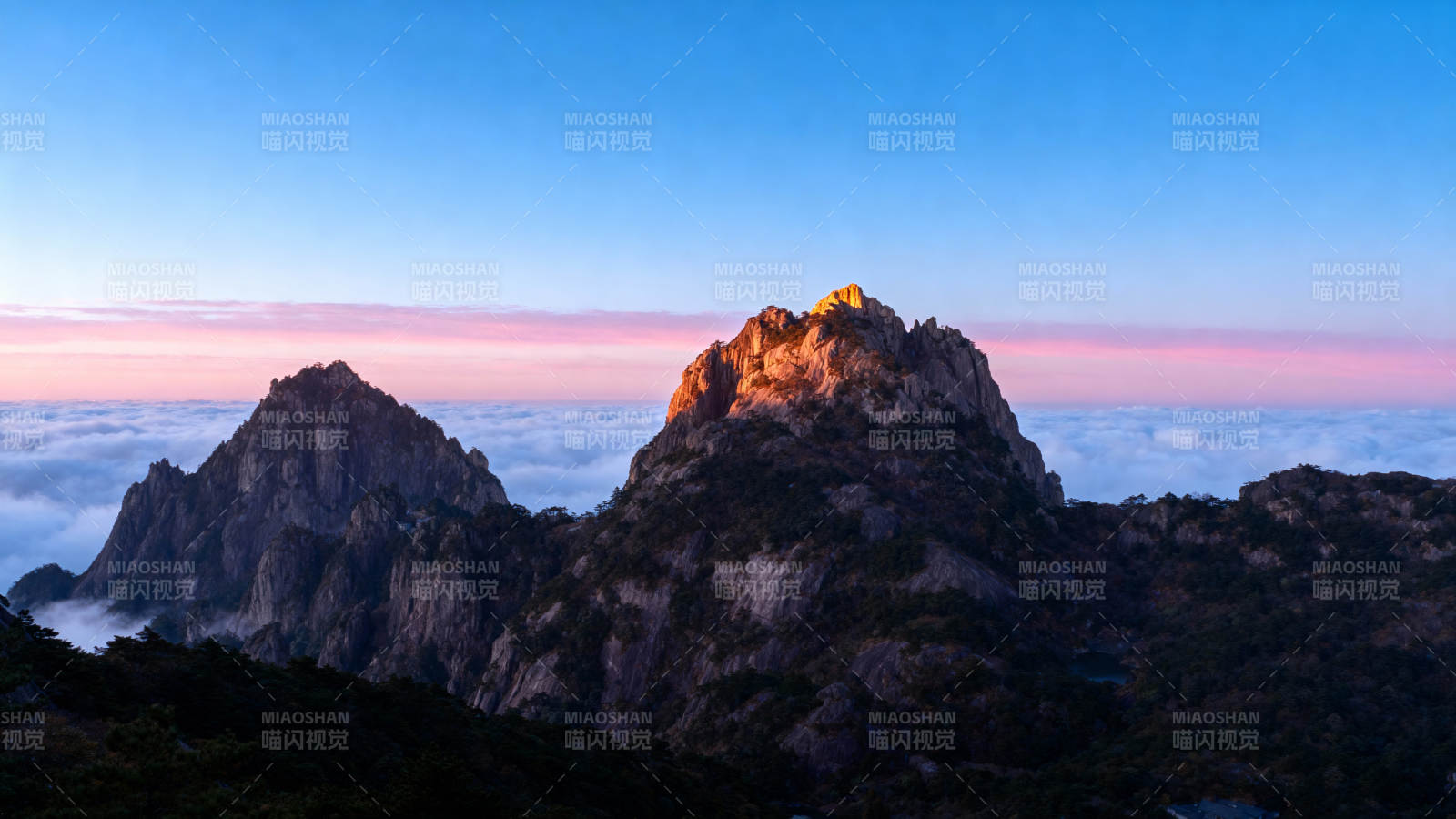 云海日出山巅图片