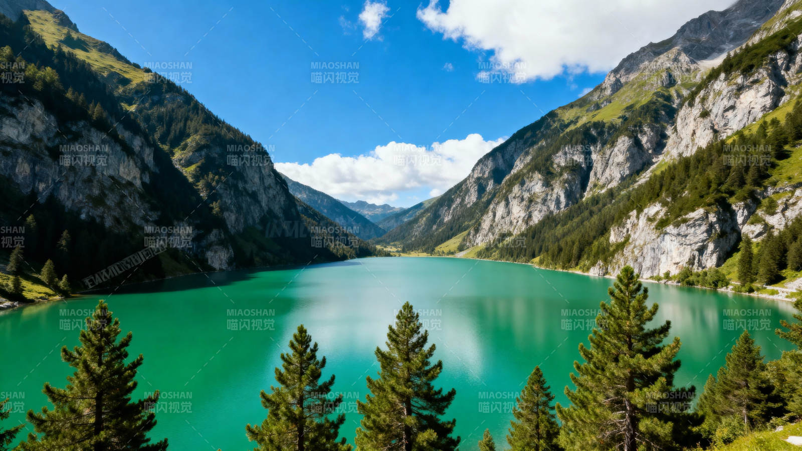 碧湖青山 风景如画图片