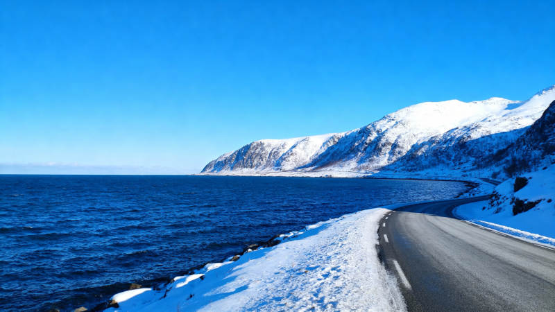 雪域公路海岸线图片