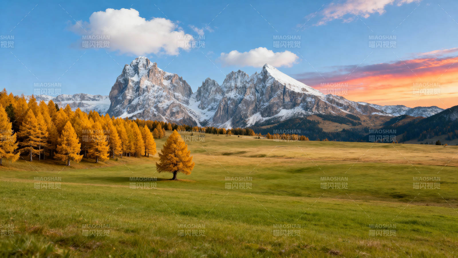 秋山雪峰映晚霞图片